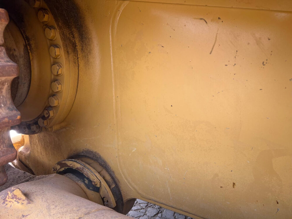 Caterpillar D9T bulldozer