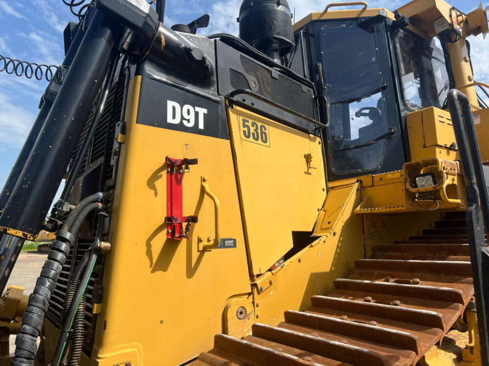 Caterpillar D9T bulldozer
