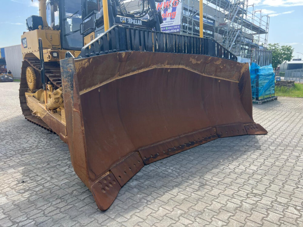 Caterpillar D9T bulldozer