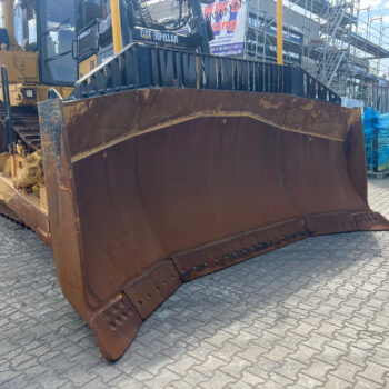 Caterpillar D9T bulldozer