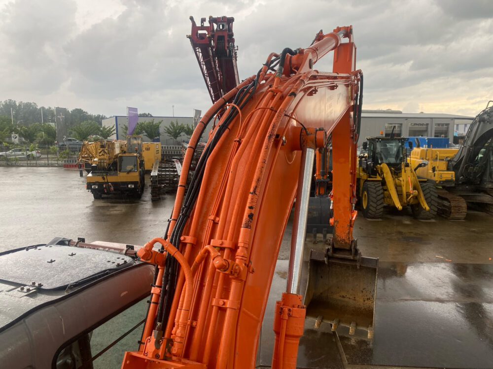 seHitachi ZX210 LC-1 rupsgraafmachine