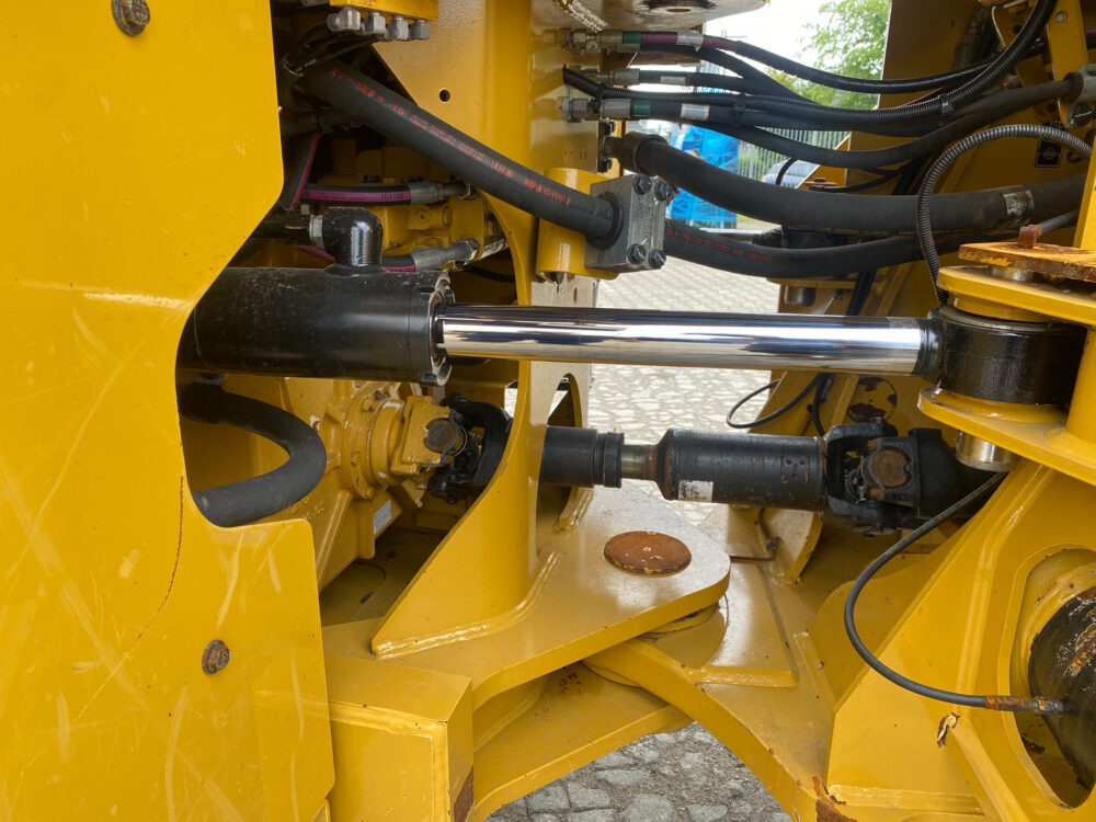 Caterpillar 962 M wiellader