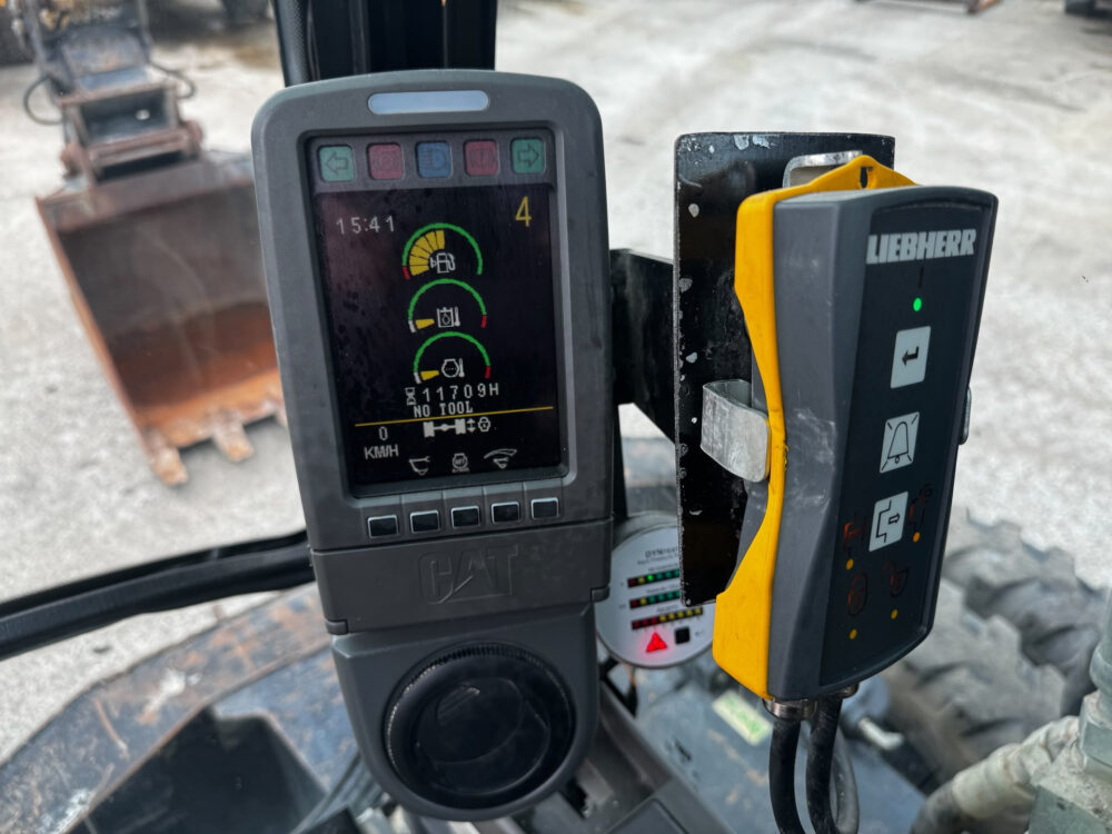Caterpillar M318 D mobiele graafmachine