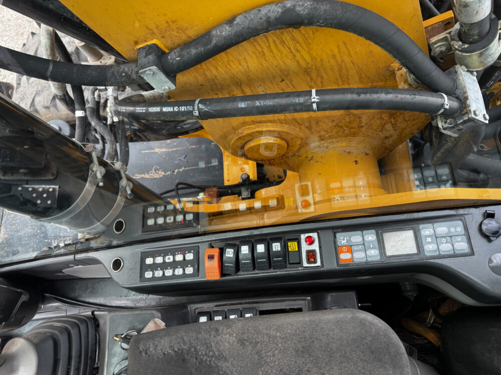 Caterpillar M318 D mobiele graafmachine