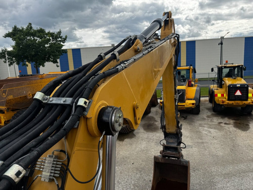 Caterpillar M318 D mobiele graafmachine