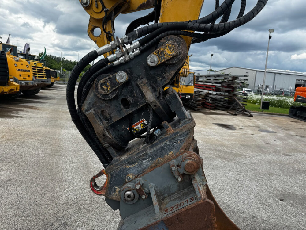 Caterpillar M318 D mobiele graafmachine