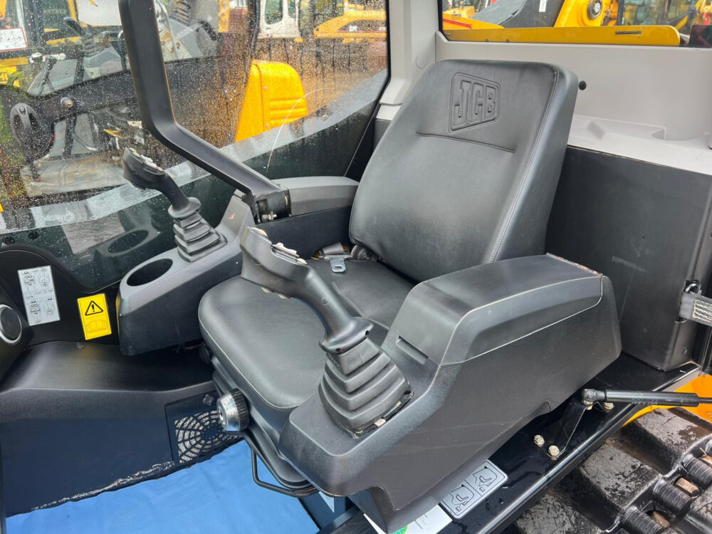 JCB 225 T schranklader