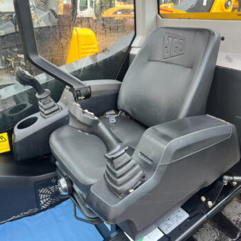 JCB 225 T schranklader