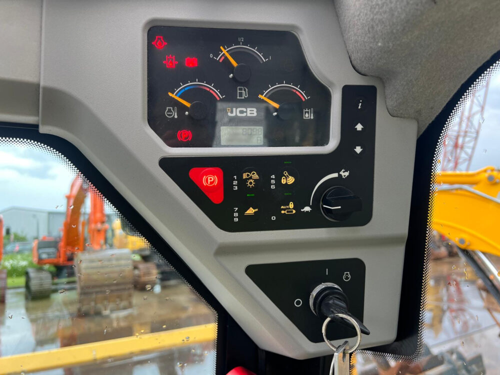 JCB 225 T schranklader