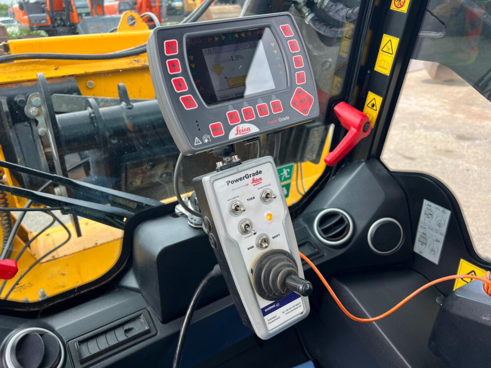 JCB 225 T schranklader