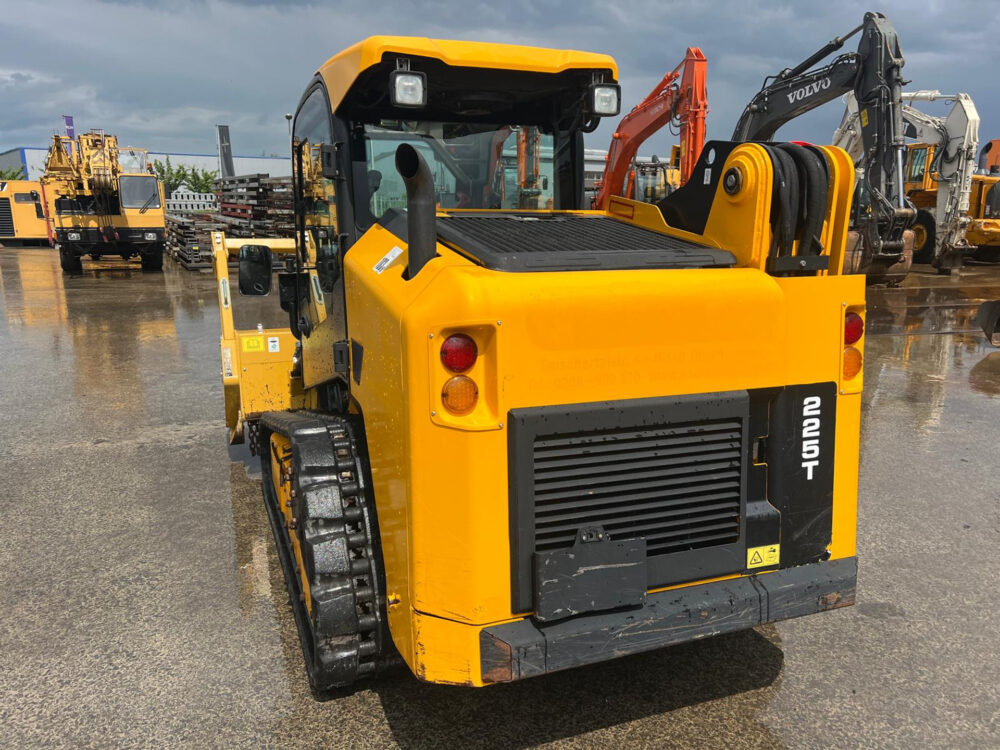 JCB 225 T schranklader