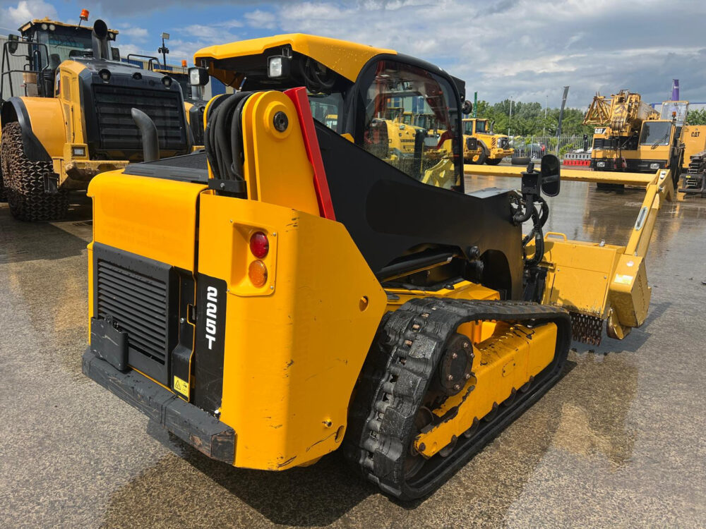 JCB 225 T schranklader