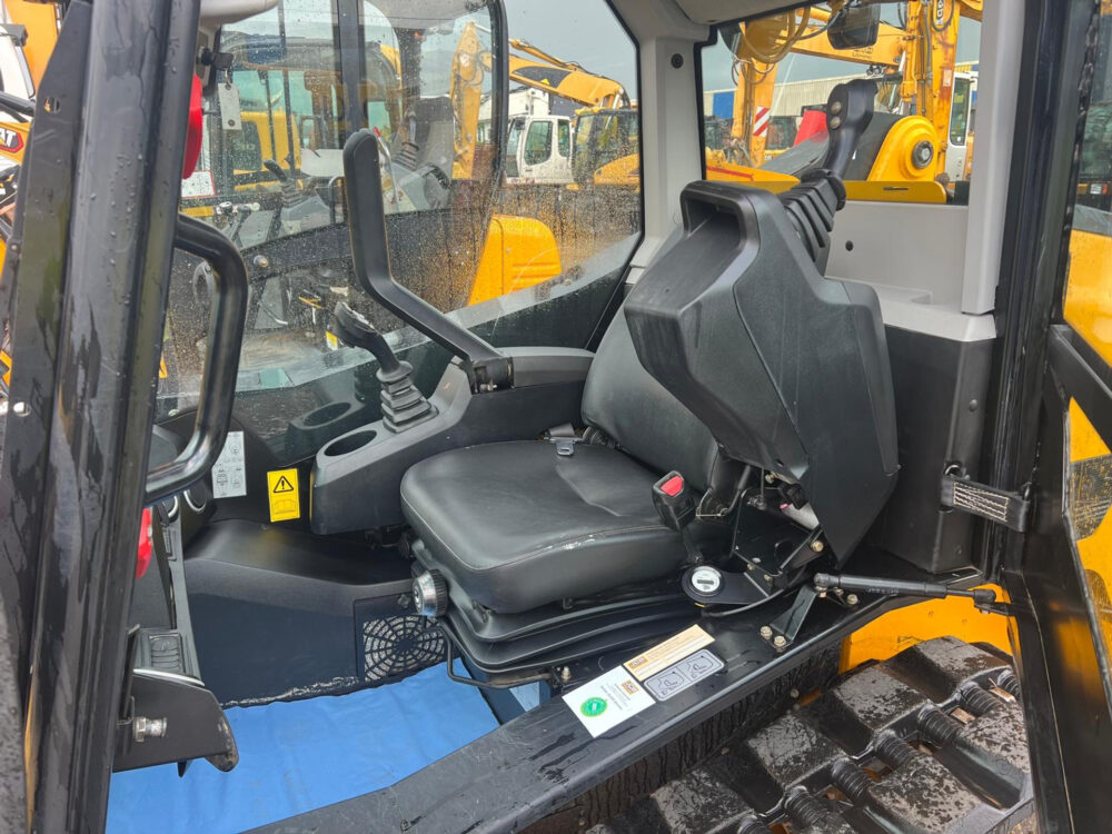 JCB 225 T schranklader