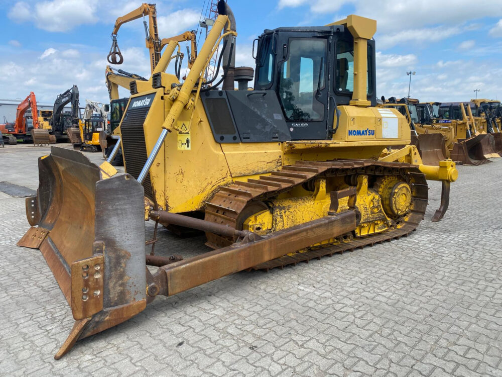 Komatsu D65 EX-15 rupsdozer 5000 HOURS!