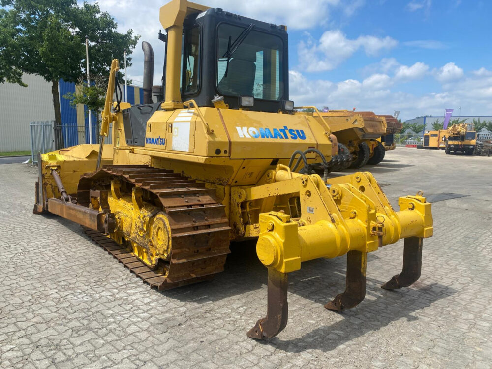 Komatsu D65 EX-15 rupsdozer 5000 HOURS!