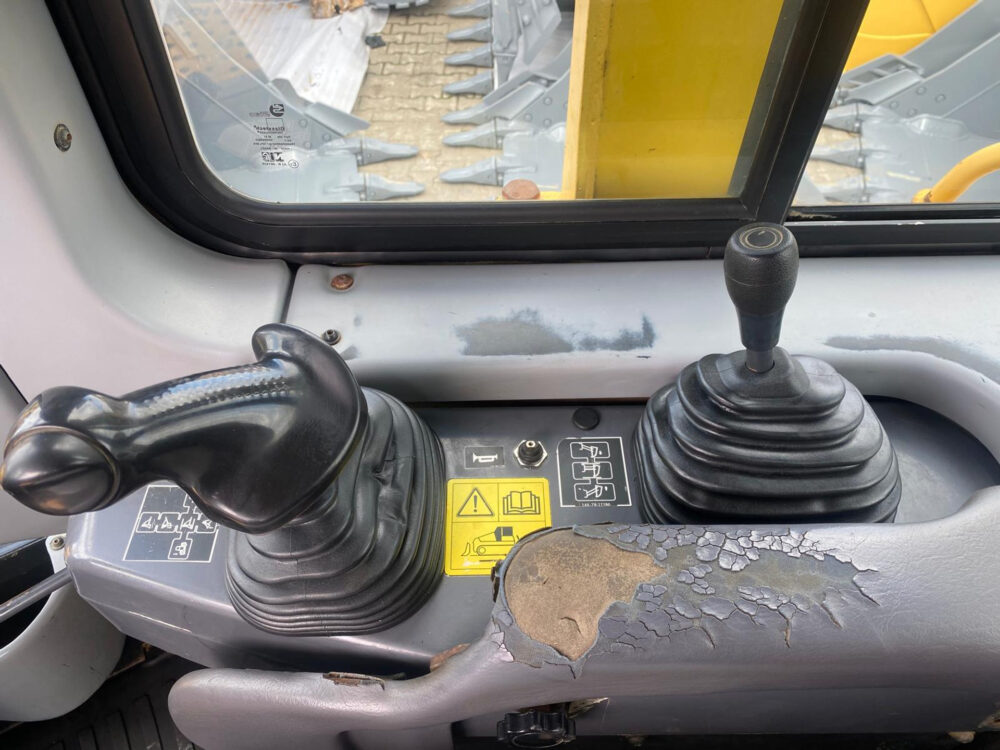 Komatsu D65 EX-15 rupsdozer 5000 HOURS!