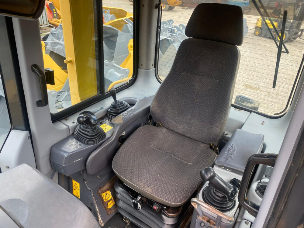Komatsu D65 EX-15 rupsdozer 5000 HOURS!