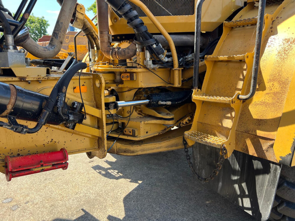 Caterpillar 745C 6×6 dumper