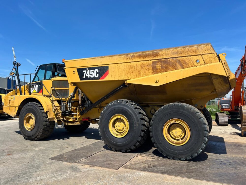Caterpillar 745C 6×6 dumper
