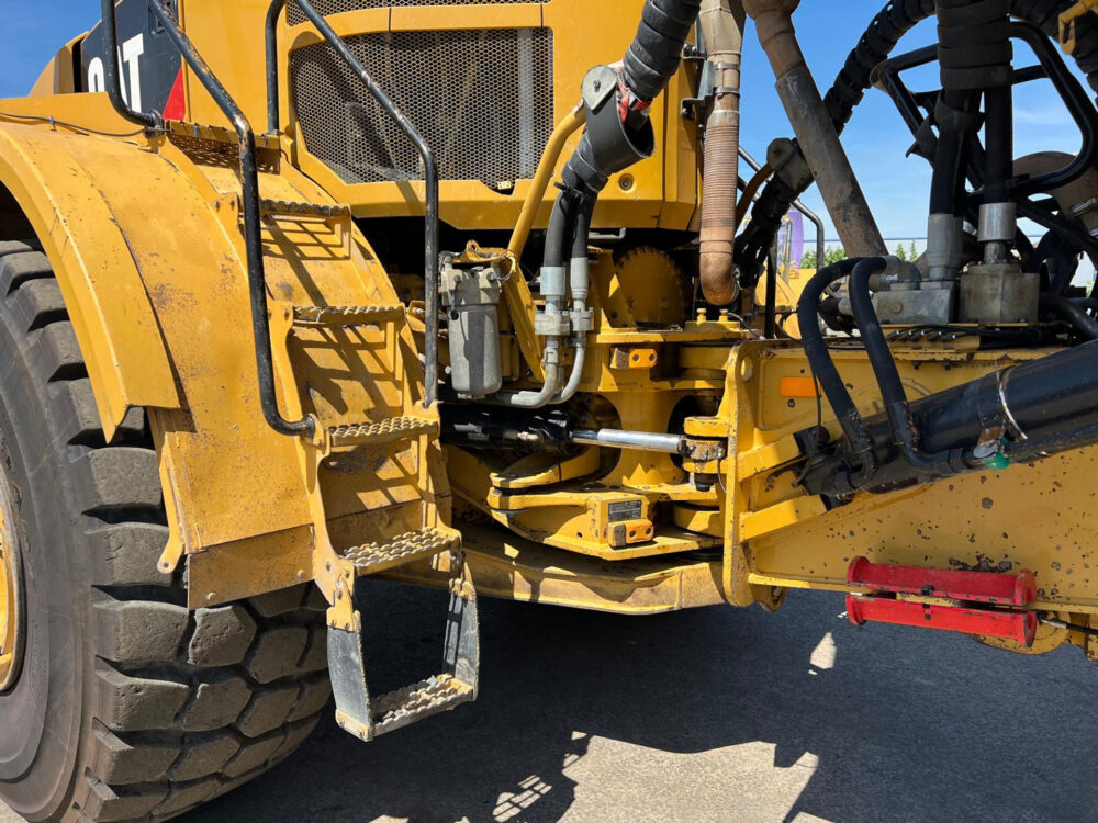 Caterpillar 745C 6×6 dumper