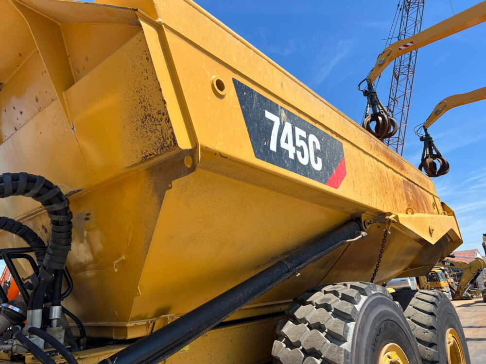 Caterpillar 745C 6×6 dumper