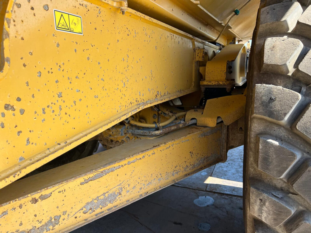 Caterpillar 745C 6×6 dumper