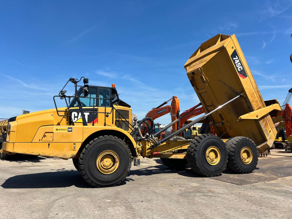 Caterpillar 745C 6×6 dumper