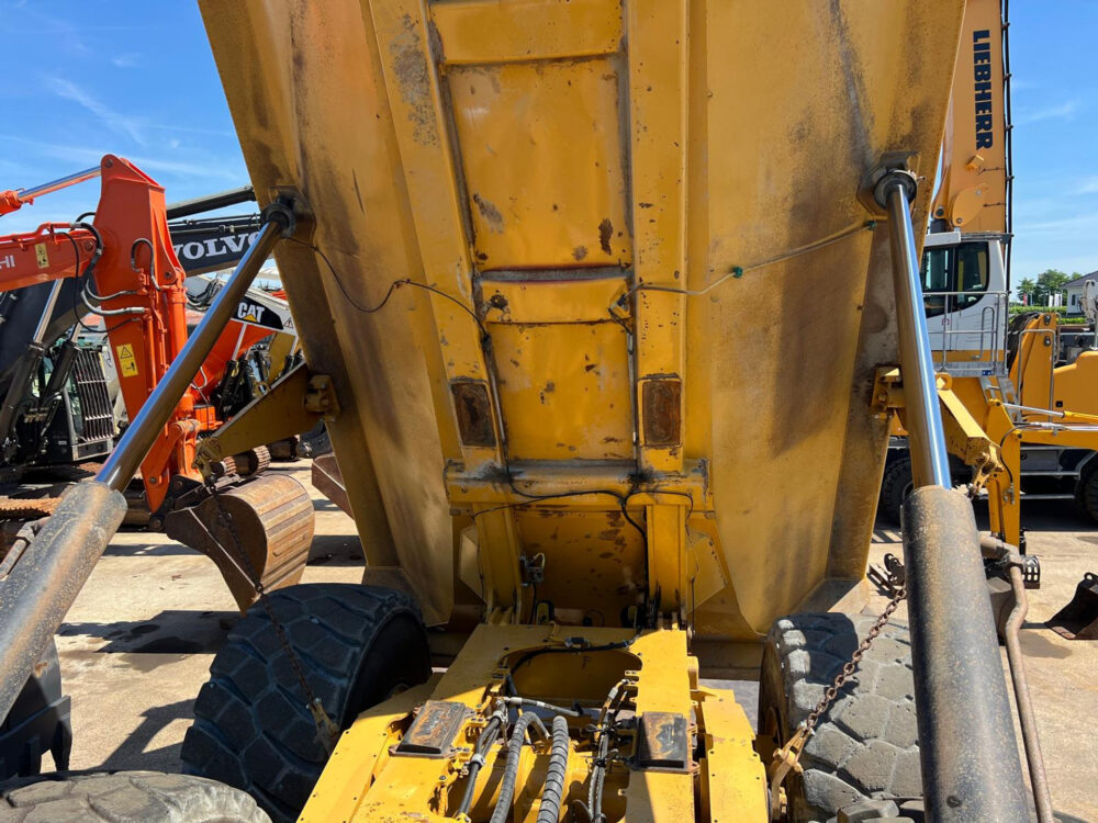 Caterpillar 745C 6×6 dumper