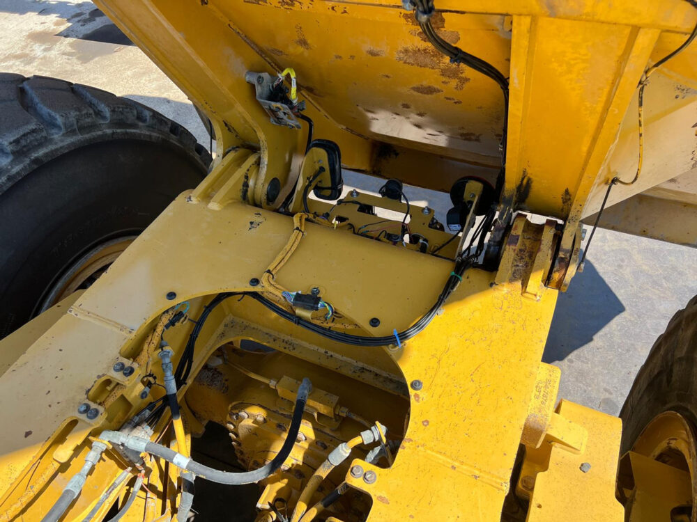 Caterpillar 745C 6×6 dumper
