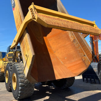 Caterpillar 745C 6×6 dumper