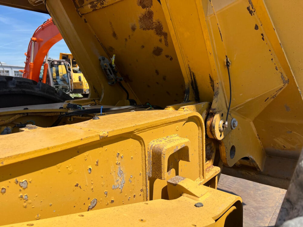 Caterpillar 745C 6×6 dumper