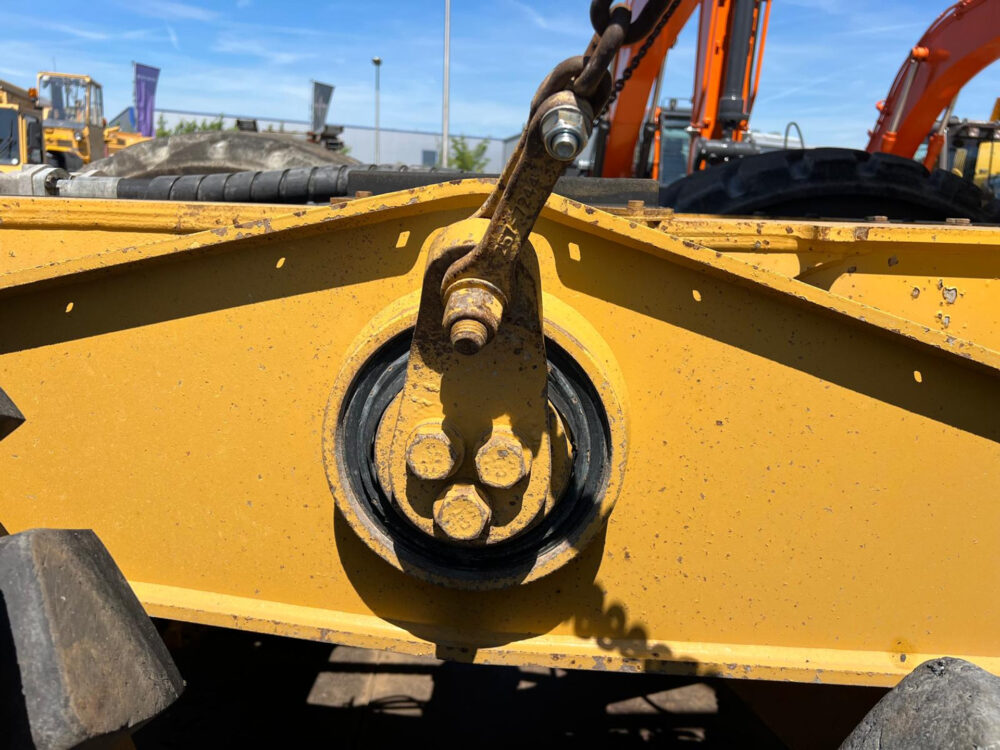 Caterpillar 745C 6×6 dumper