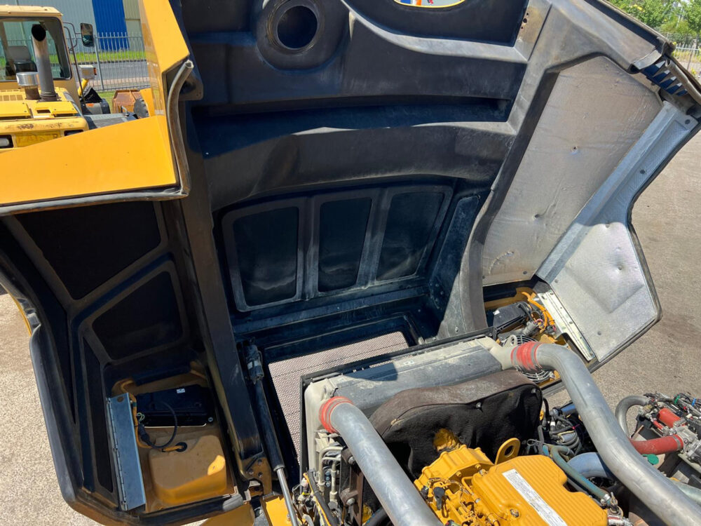 Caterpillar 745C 6×6 dumper