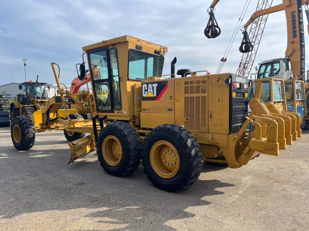 Caterpillar 140K grader