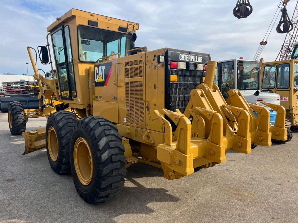Caterpillar 140K grader