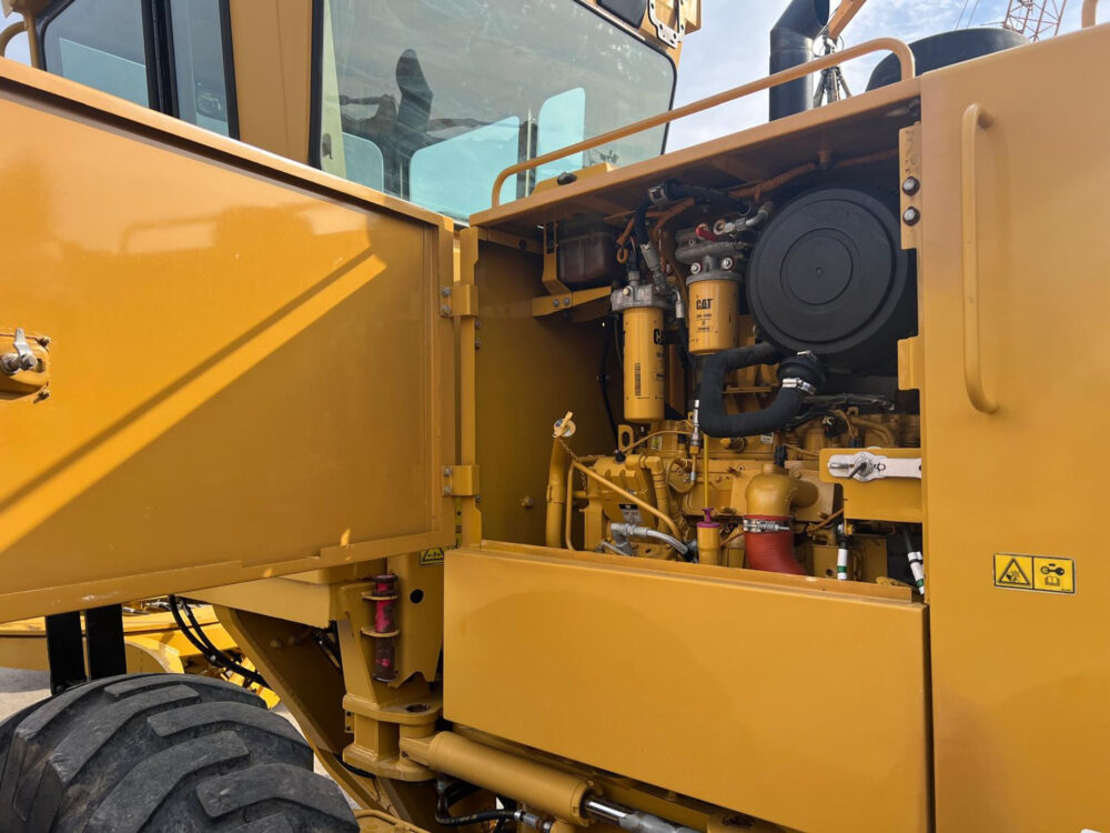 Caterpillar 140K grader