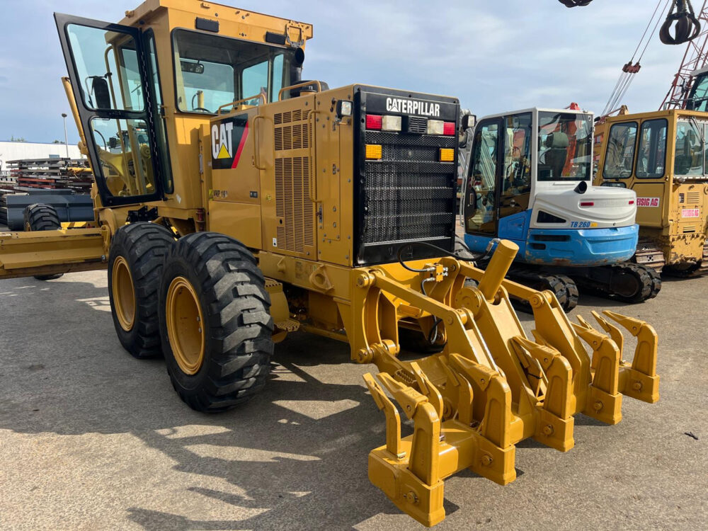 Caterpillar 140K grader
