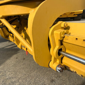 Caterpillar 140K grader