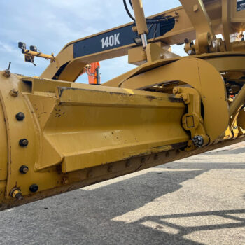 Caterpillar 140K grader