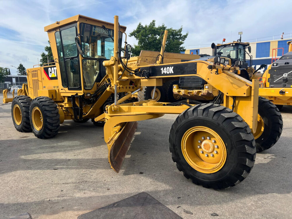 Caterpillar 140K grader