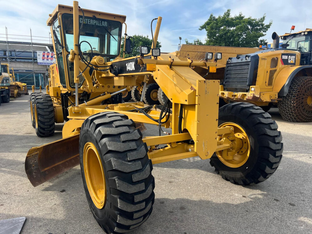 Caterpillar 140K grader