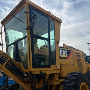 Caterpillar 140K grader