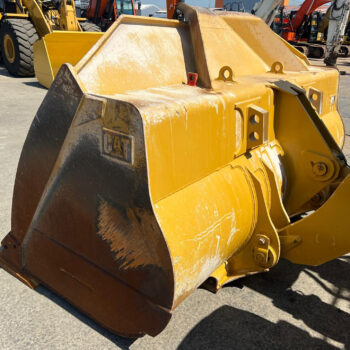 Caterpillar 966M wiellader