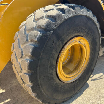 Caterpillar 966M wiellader