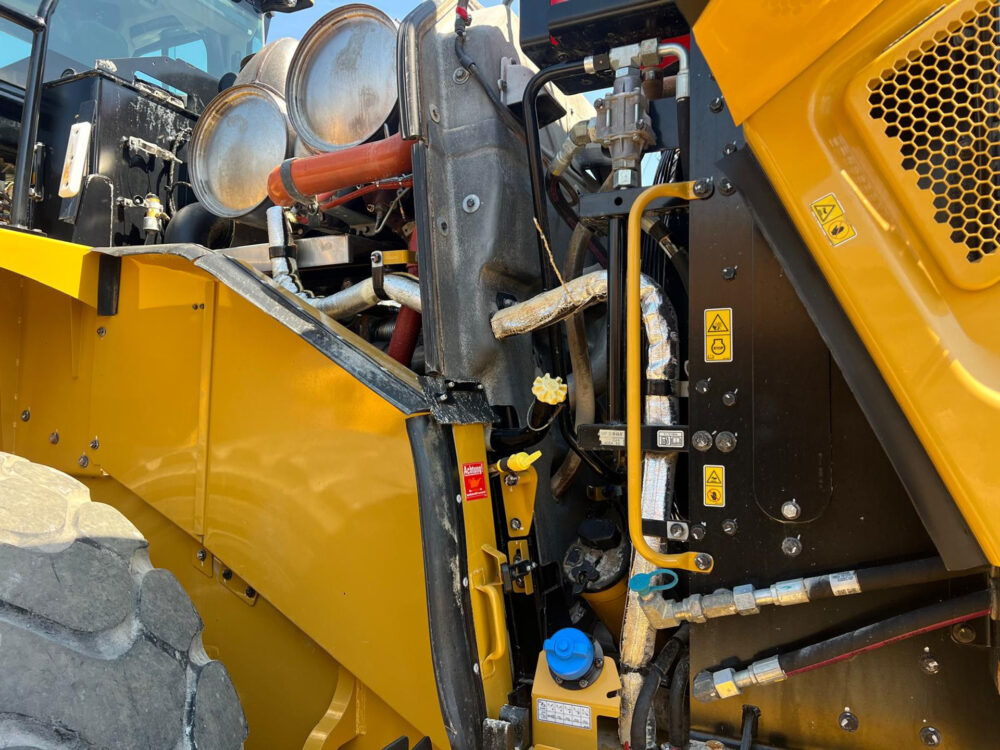 Caterpillar 966M wiellader