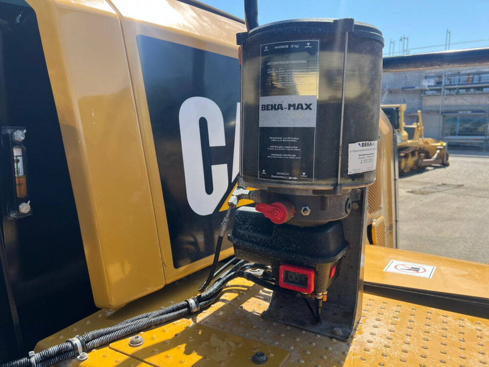 Caterpillar 966M wiellader