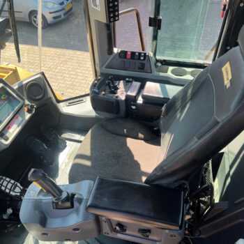 Caterpillar 966M wiellader