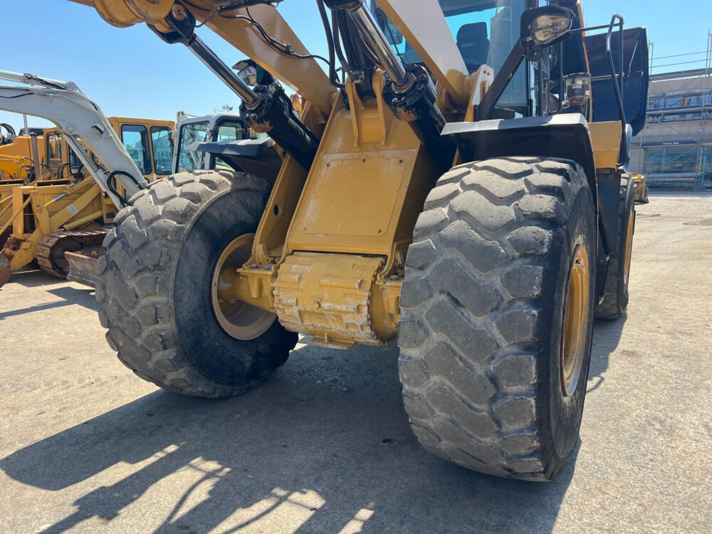 Caterpillar 966M wiellader