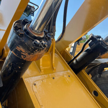 Caterpillar 966M wiellader