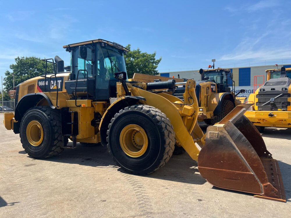 Caterpillar 966M wiellader
